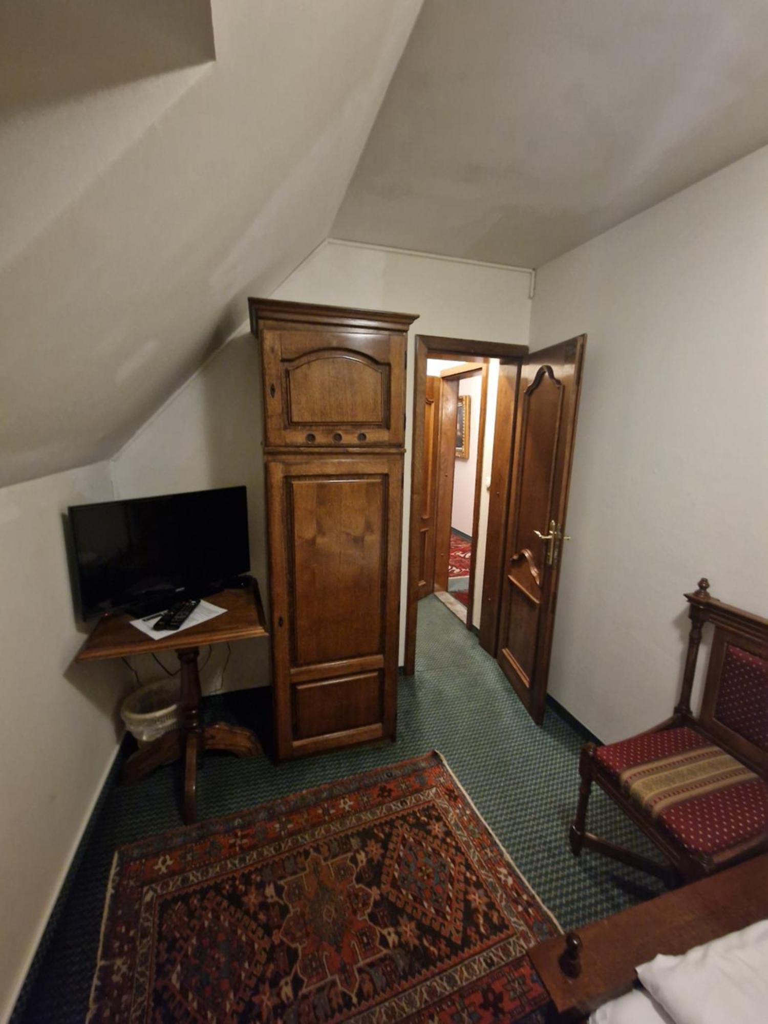 Hotel Razgorsek Velenje Bagian luar foto