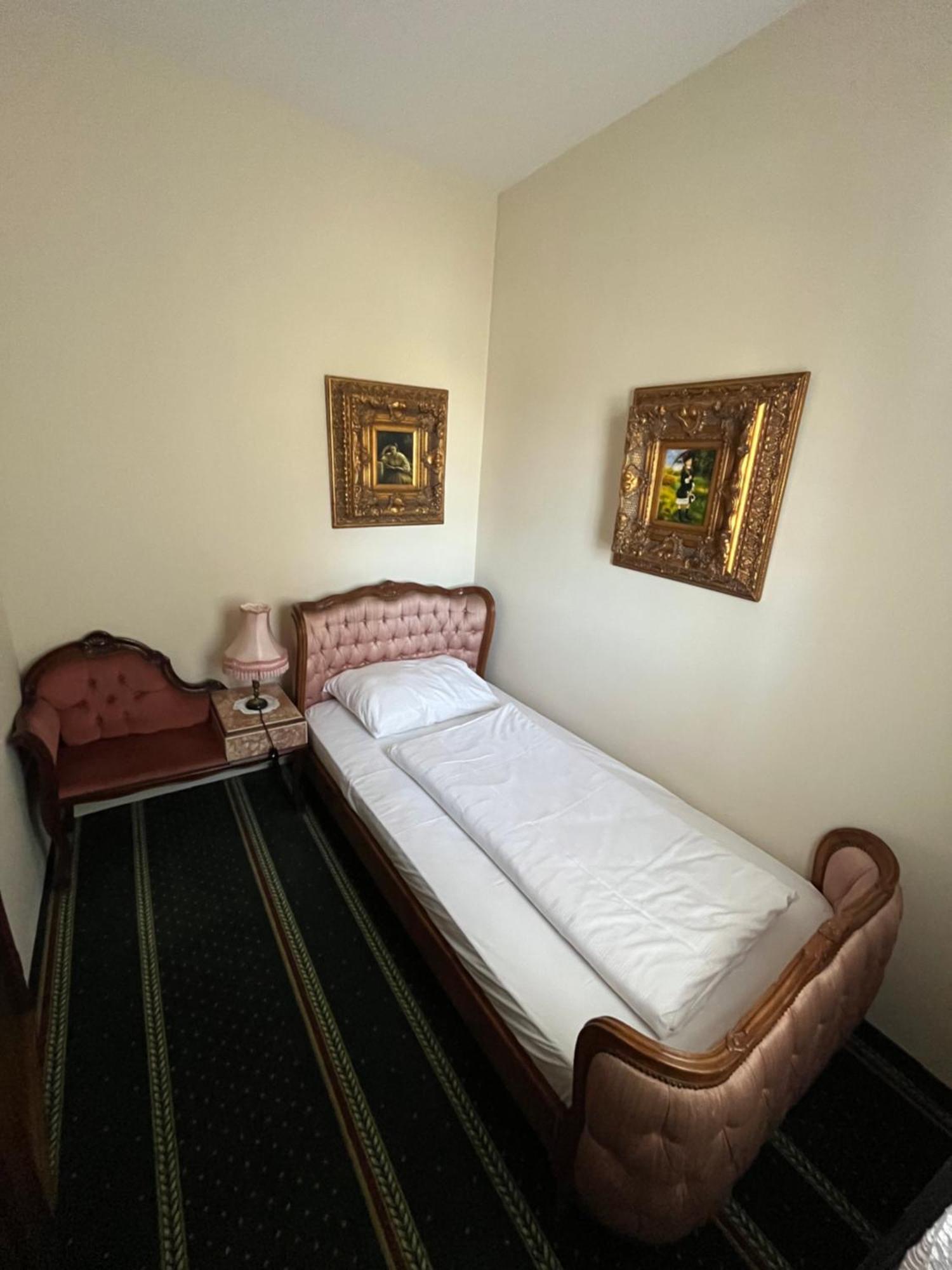 Hotel Razgorsek Velenje Bagian luar foto